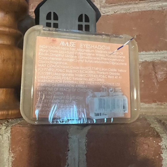 Amuse | Sweet Escape | 20 Pan Eyeshadow Palette - Picture 5 of 5